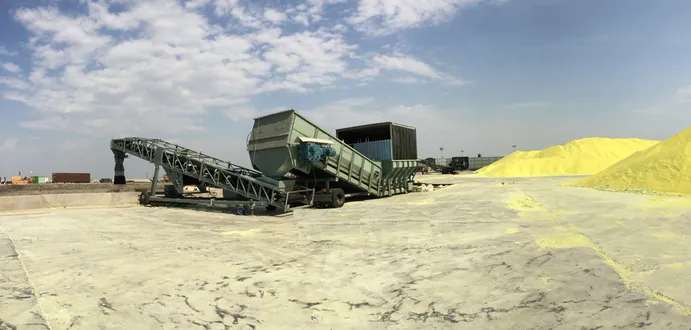 Load Barge and Ship, suitable for all kind of bulk materials including sulfur, coal, oilcake, decake, urea, dap etc.